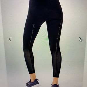 Sculpting High-Waisted Mesh 7/8 leggings